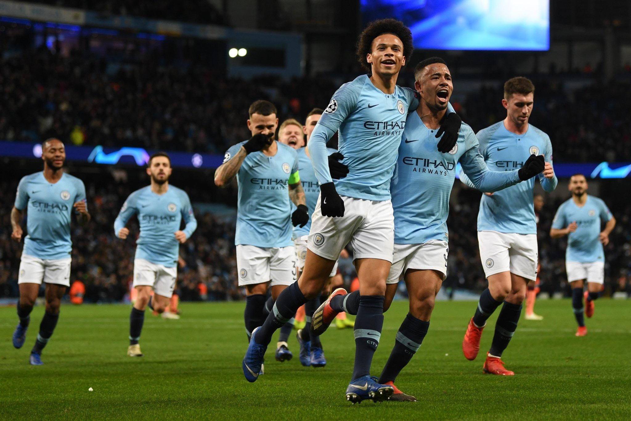 更是中国足 更是中国足